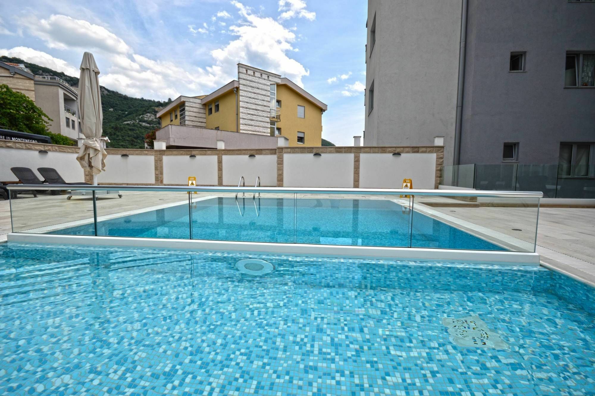 Chill And Go Aparthotel Budva Exterior photo