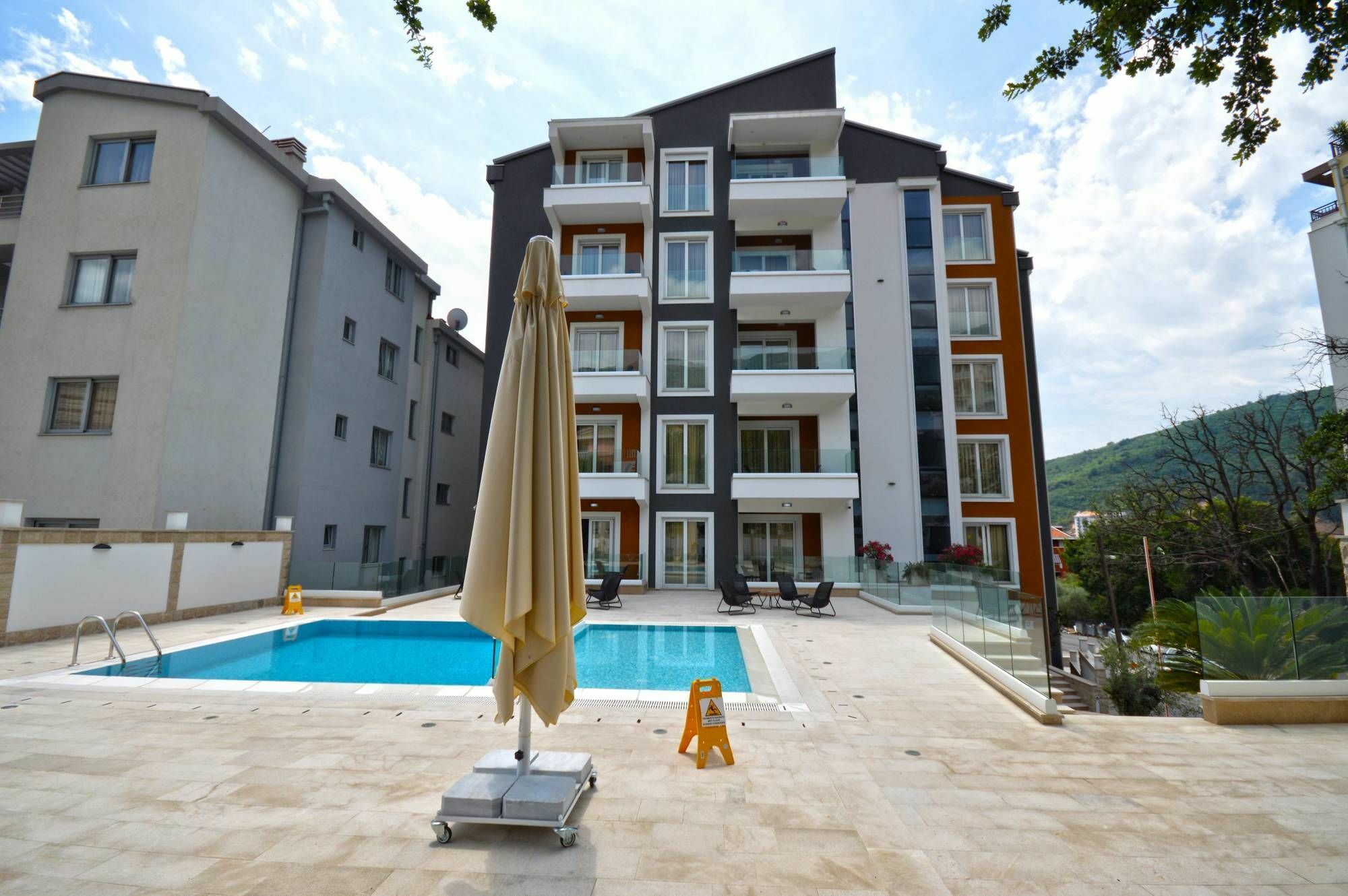 Chill And Go Aparthotel Budva Exterior photo